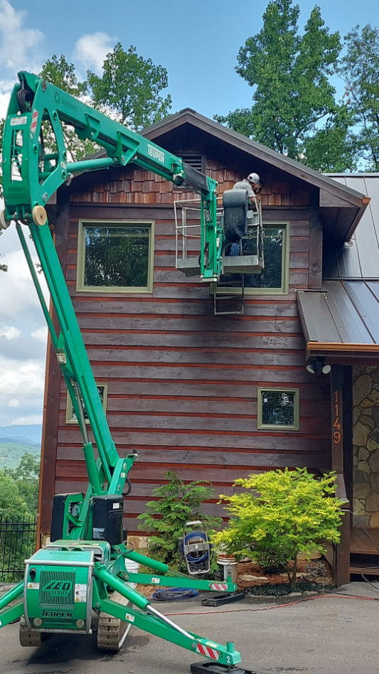 Custom Cabin Staining in Blue Ridge, GA | Peak Log Home Restoration