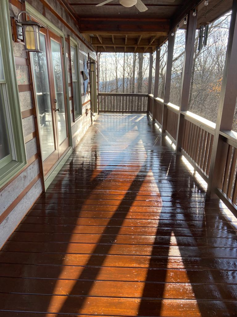Custom Cabin Staining in Blue Ridge, GA | Peak Log Home Restoration